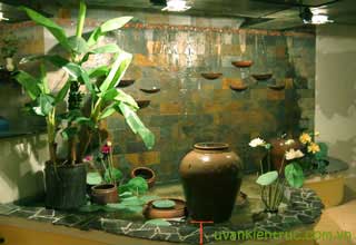 thác nước trong nhà